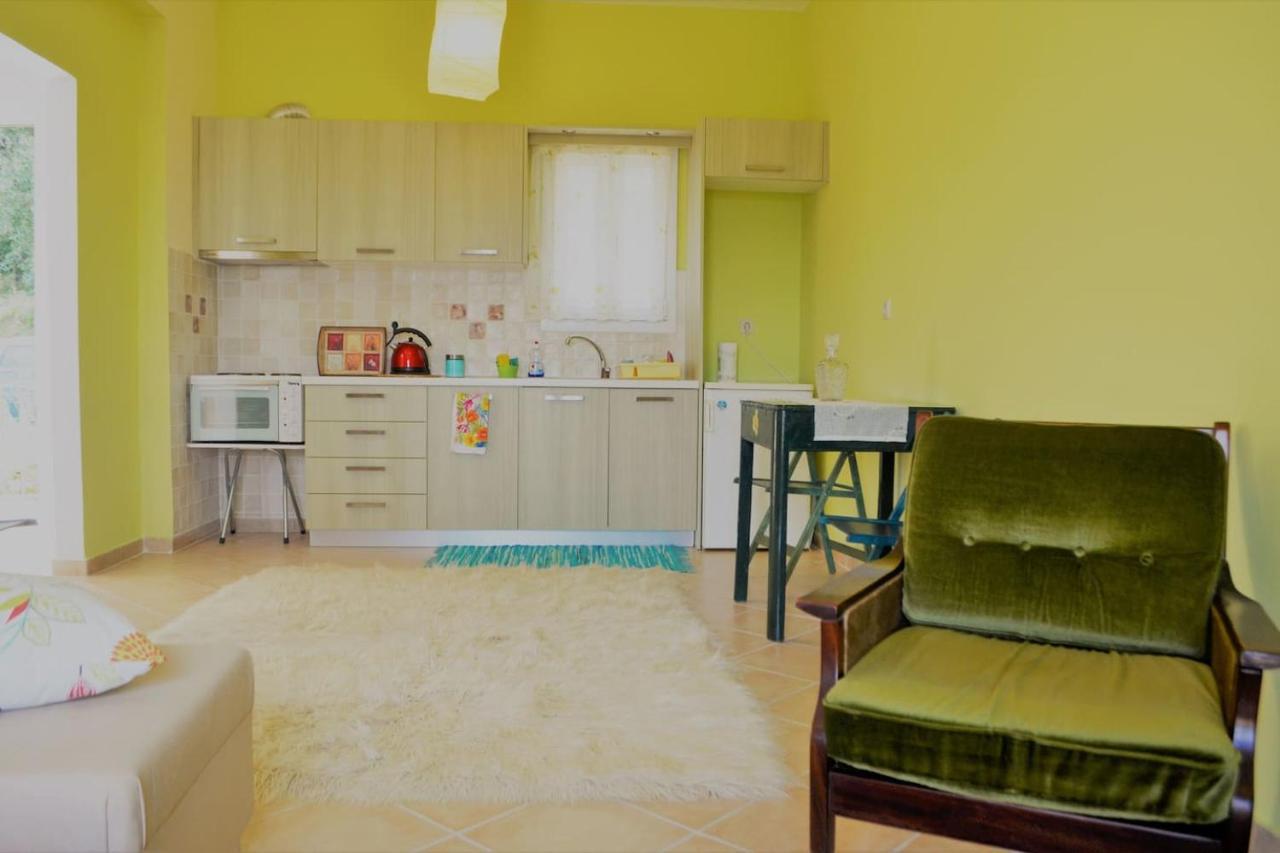 Ermina'S Gaze Appartement Agioi Deka  Buitenkant foto