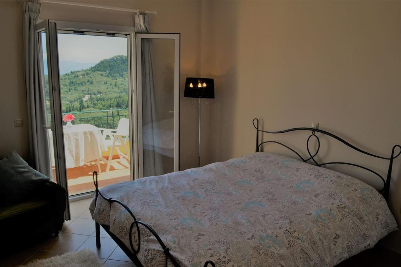 Ermina'S Gaze Appartement Agioi Deka  Buitenkant foto