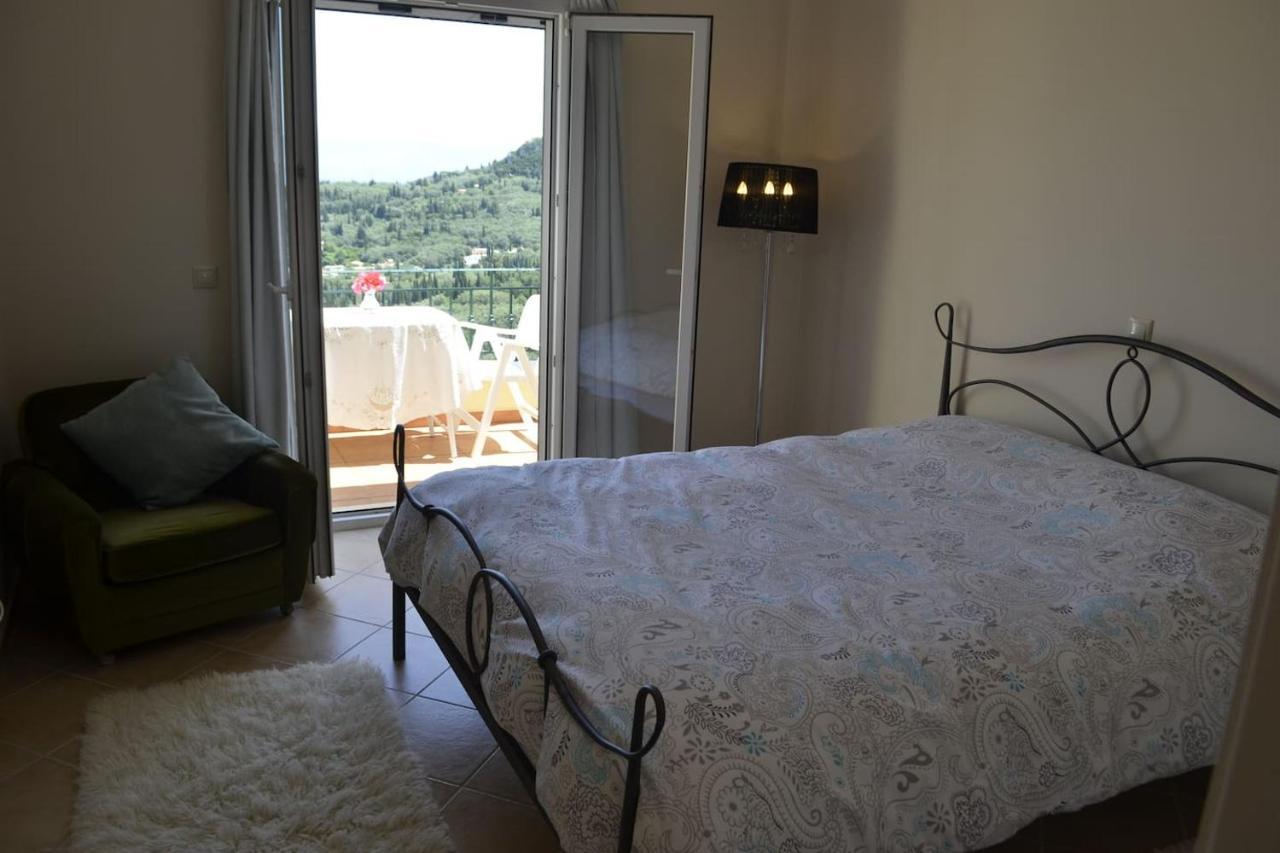 Ermina'S Gaze Appartement Agioi Deka  Buitenkant foto