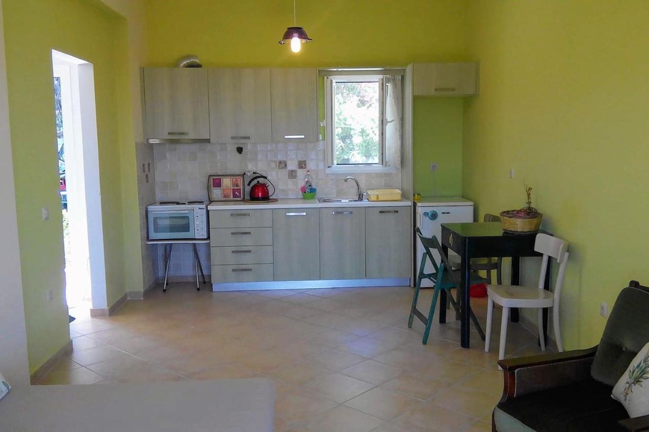 Ermina'S Gaze Appartement Agioi Deka  Buitenkant foto